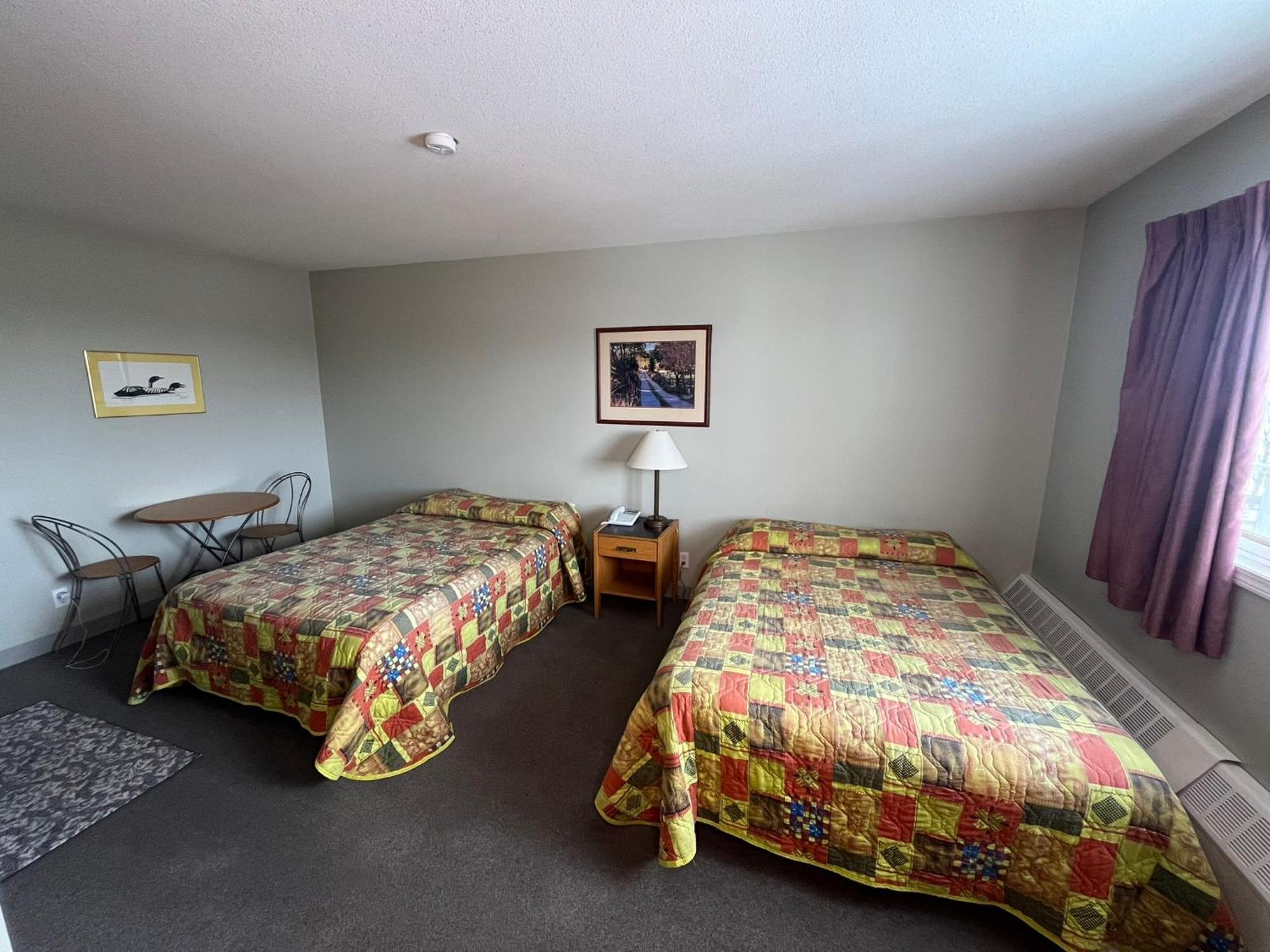 Raccoon Lodge Motel Sylvan Lake Zimmer foto